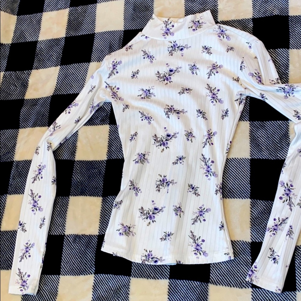 Rue 21 Flowered Fitted Long Sleeve Top